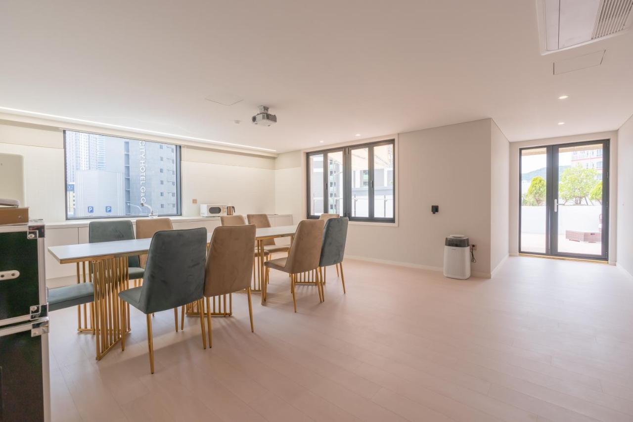 Denbasta Central Hotel Seomyeon Busan Ngoại thất bức ảnh